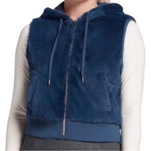 Calia by Carrie Underwood - small